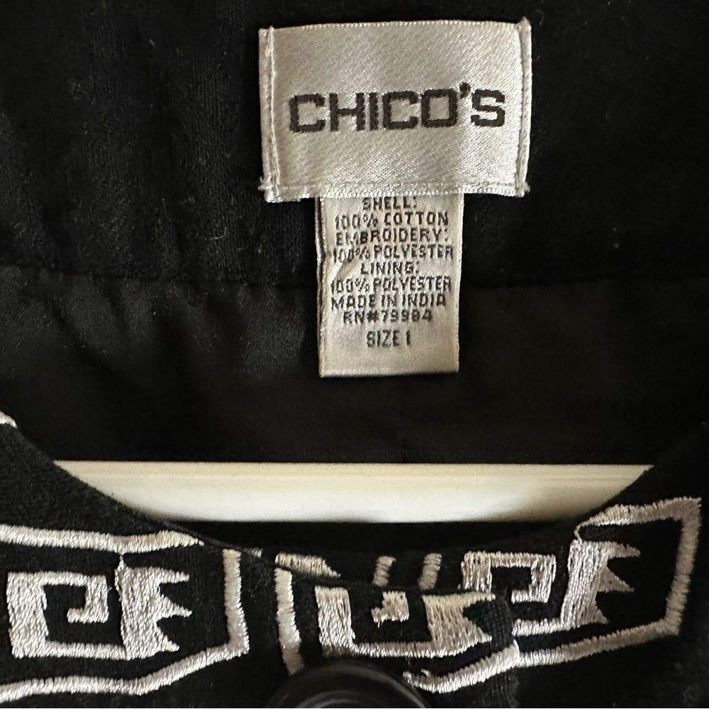 Chico's Geometric Black & White Aztec Embroidered Tribal Jacket Size Size 1 Med - Picture 8 of 10